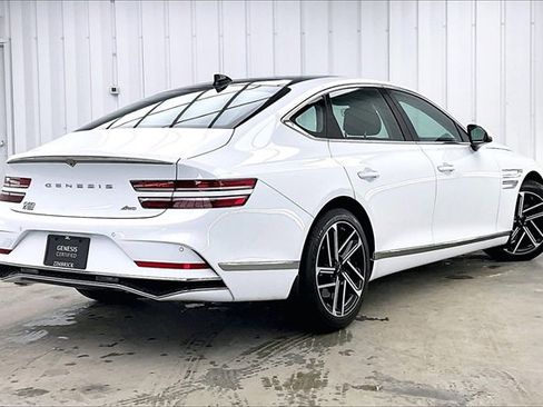 Used 2025 Genesis G80 2.5T Advanced image 12