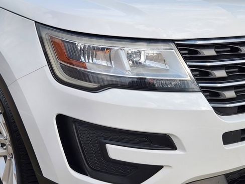 Used 2017 Ford Explorer FWD image 9