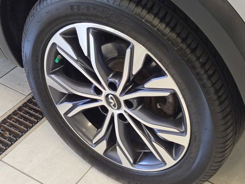 Used 2017 INFINITI QX30 Premium w/ Cargo Package image 13