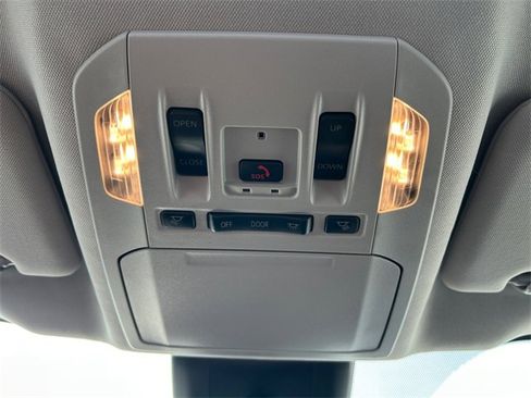 Used 2024 Toyota Highlander XLE image 31