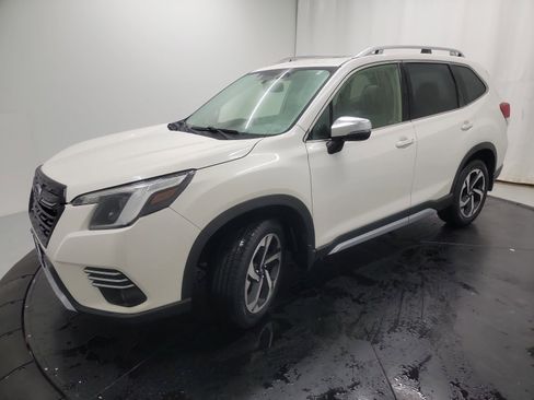Used 2022 Subaru Forester Touring w/ Popular Package #3 image 3