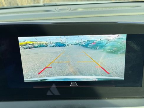 Used 2025 Buick Envista Sport Touring image 17