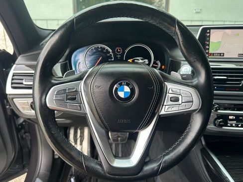 Used 2019 BMW 750i xDrive w/ Executive Package image 41