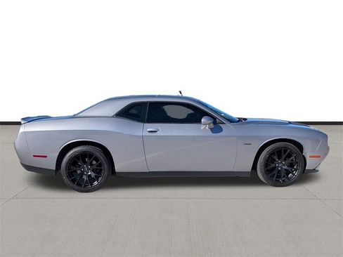 Used 2018 Dodge Challenger R/T image 5