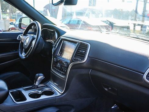 Used 2018 Jeep Grand Cherokee Altitude image 22