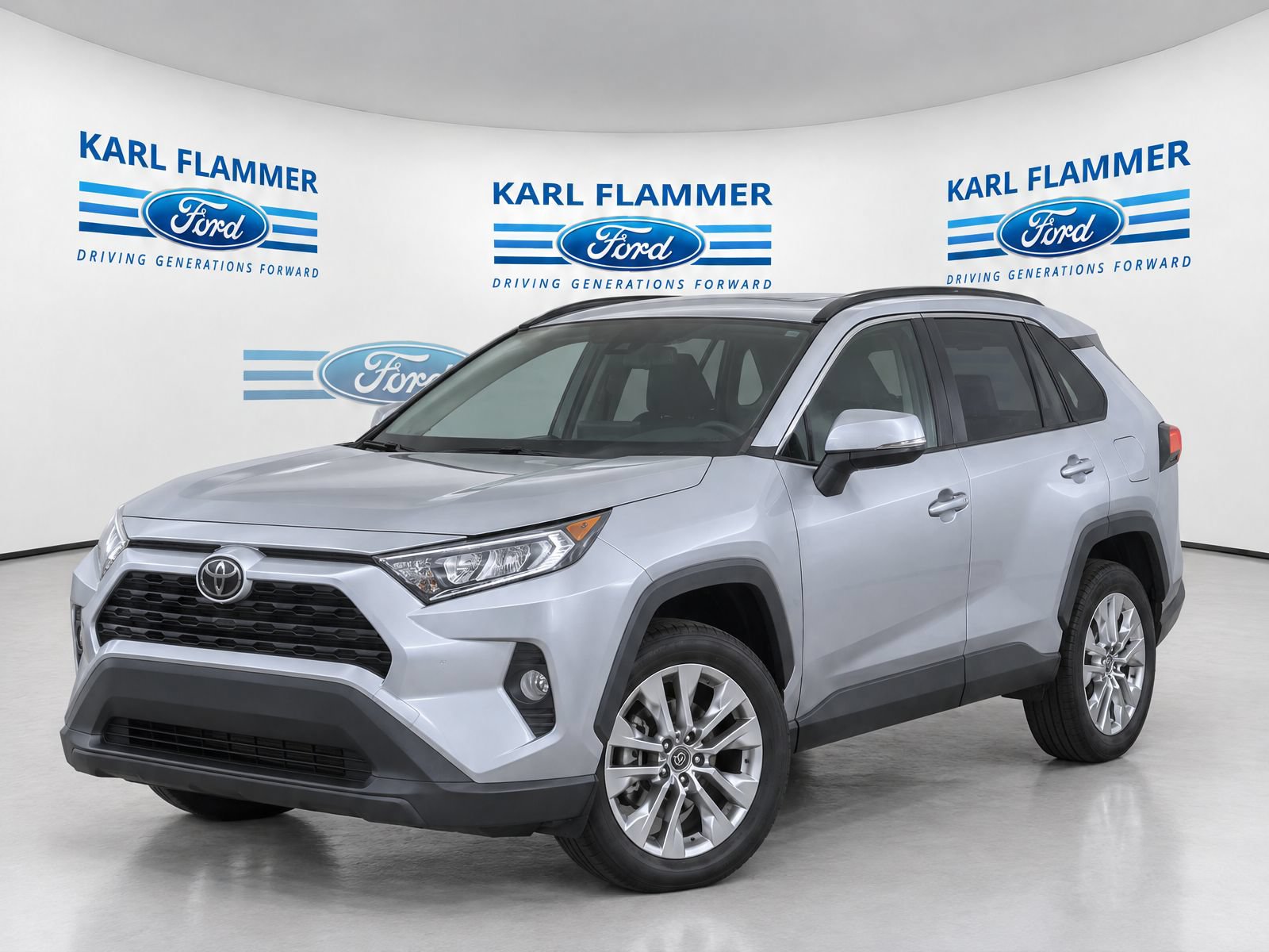 Used 2021 Toyota RAV4 XLE Premium FWD image 7
