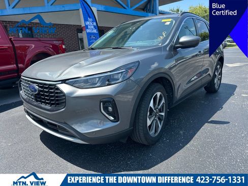 Used 2023 Ford Escape Platinum AWD/4WD image 1