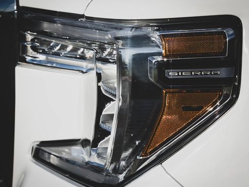 Used 2019 GMC Sierra 1500 SLT w/ SLT Premium Plus Package image 29