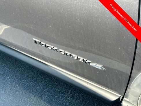 Used 2020 Nissan Pathfinder SL FWD image 3