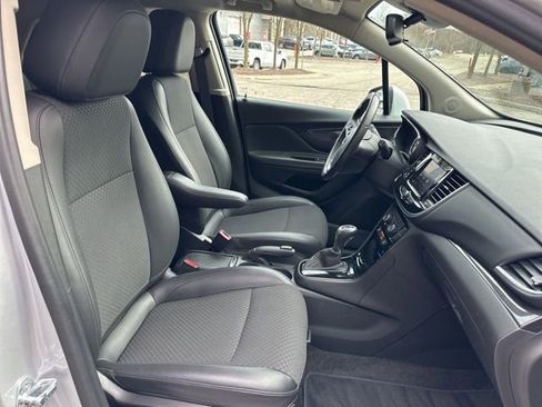 Used 2022 Buick Encore Preferred w/ Safety Package image 27