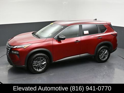 Used 2025 Nissan Rogue S AWD/4WD image 25