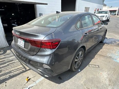 Used 2023 Kia Forte LXS w/ LXS Technology Package FWD image 6