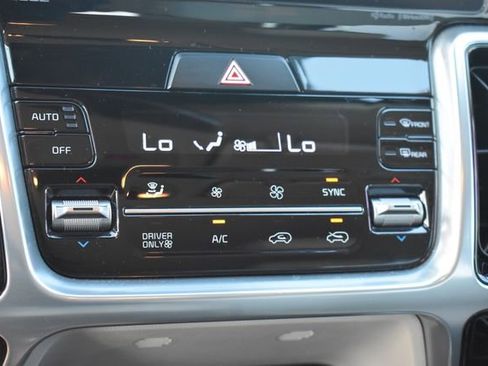 Certified 2024 Kia Sorento SX Prestige image 33