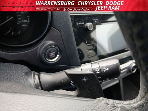 Used 2017 Subaru Outback 2.5i Limited image 18