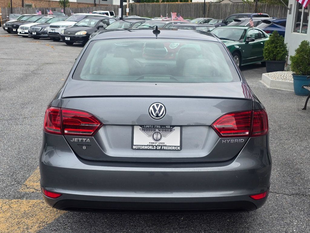 Used 2014 Volkswagen Jetta Hybrid Sedan FWD image 5