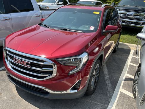 Used 2020 GMC Terrain SLT w/ Preferred Package FWD image 3