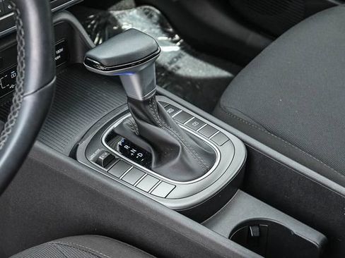 Certified 2025 Hyundai Kona SEL image 25