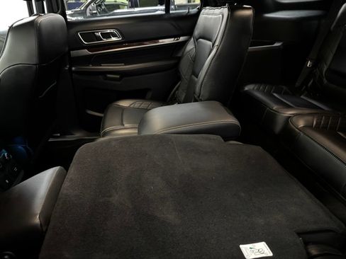 Used 2018 Ford Explorer Platinum AWD/4WD image 33