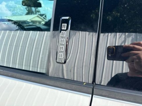 Used 2018 Ford F150 XLT w/ Equipment Group 302A Luxury RWD image 10