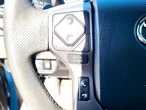 Used 2019 Toyota Tacoma TRD Off-Road w/ TRD Premium Off Road Package AWD/4WD image 18