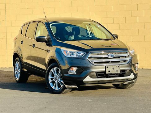 Used 2019 Ford Escape SE AWD/4WD image 1