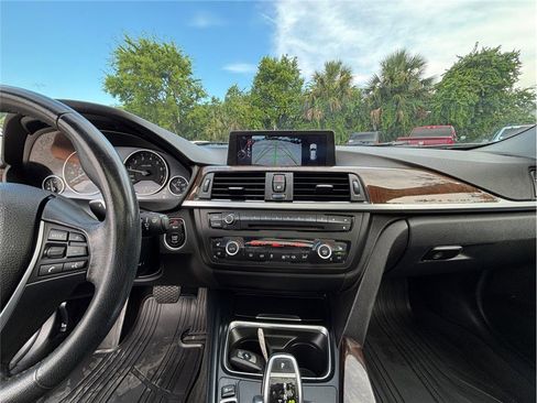 Used 2015 BMW 328i xDrive Wagon image 11
