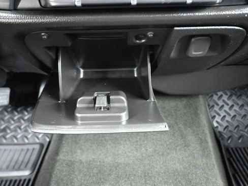 Used 2018 Chevrolet Silverado 1500 LT AWD/4WD image 20