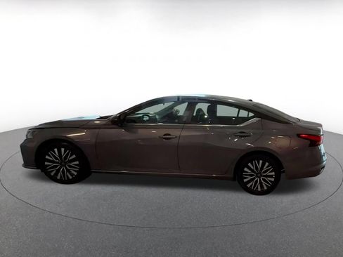 Used 2026 Nissan Altima 2.5 SV FWD image 8