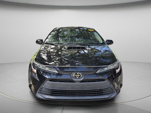 Used 2023 Toyota Corolla LE FWD image 3