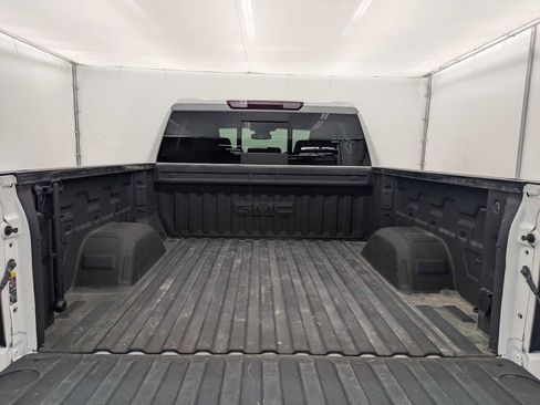 Used 2025 GMC Sierra 1500 SLT w/ SLT Convenience Package AWD/4WD image 34