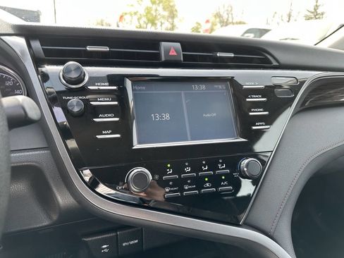 Used 2019 Toyota Camry LE image 20