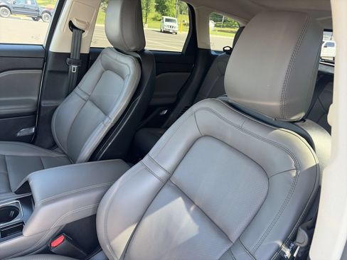 Used 2023 Lincoln Corsair AWD w/ Equipment Group 101A image 11