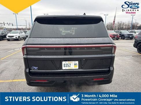 Certified 2025 Lincoln Navigator L Reserve image 6