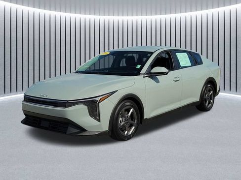 Used 2025 Kia K4 FWD image 3