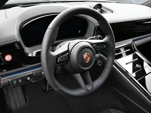 New 2026 Porsche Panamera 4 image 17
