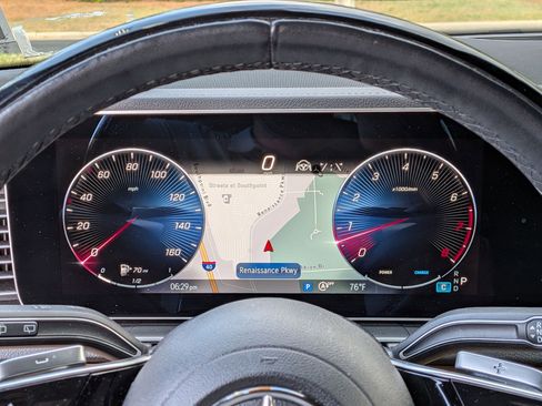 Used 2024 Mercedes-Benz GLE 350 4MATIC image 17