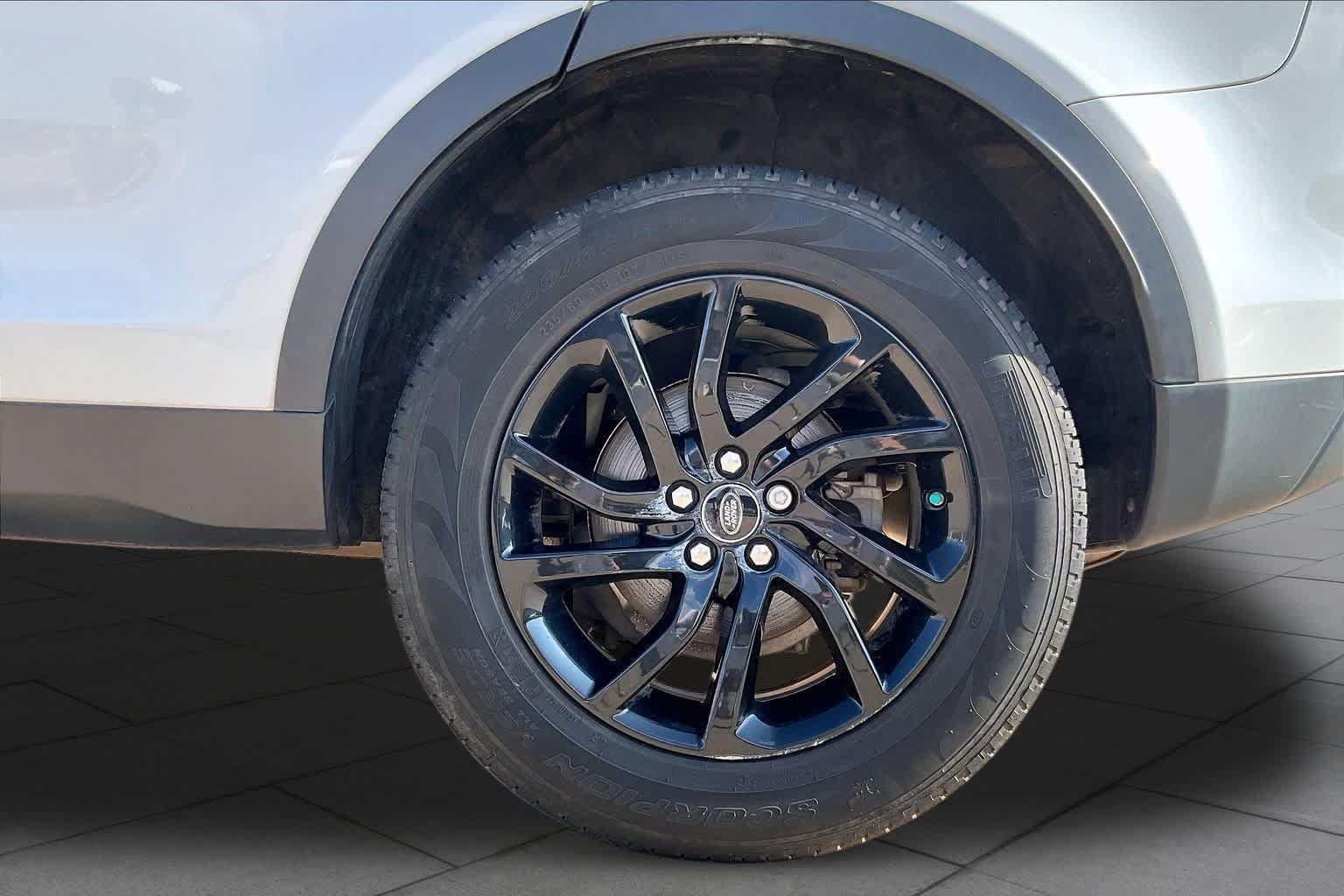 Used 2018 Land Rover Discovery Sport SE AWD/4WD image 10