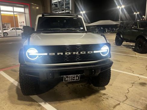 Used 2022 Ford Bronco Badlands image 5