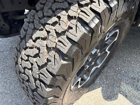 Used 2023 Jeep Wrangler Unlimited Rubicon 4xe w/ Steel Bumper Group AWD/4WD image 10