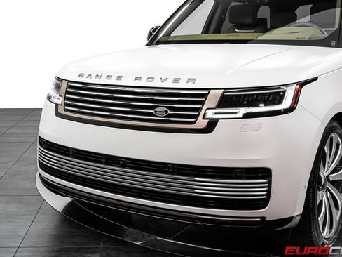 Used 2026 Land Rover Range Rover SV AWD/4WD image 12