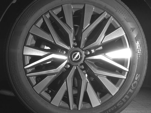 Used 2025 Nissan Altima 2.5 SV FWD image 12