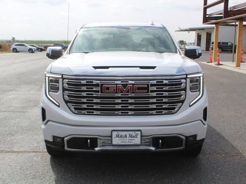 Used 2025 GMC Sierra 1500 Denali w/ Denali Reserve Package AWD/4WD image 11