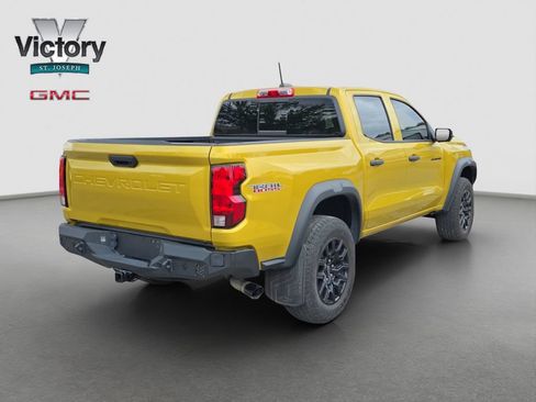 Used 2023 Chevrolet Colorado Trail Boss w/ Technology Package AWD/4WD image 18