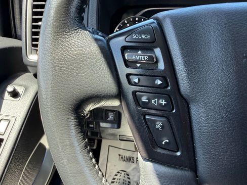 Used 2022 Nissan Frontier SV AWD/4WD image 17