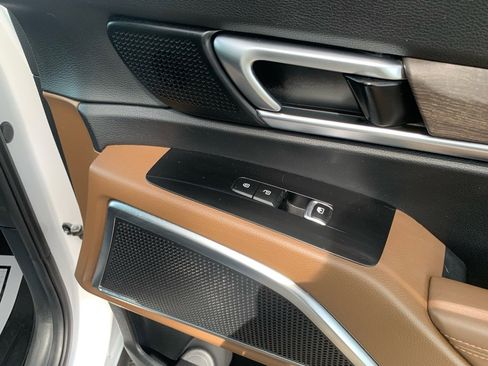 Used 2022 Kia Telluride SX w/ SX Prestige Package image 14