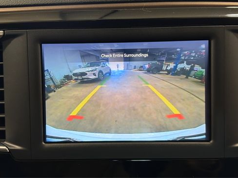 Used 2023 Chrysler Voyager LX FWD image 29