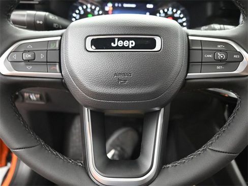 New 2026 Jeep Compass Latitude w/ Mopar Graphics Package image 25