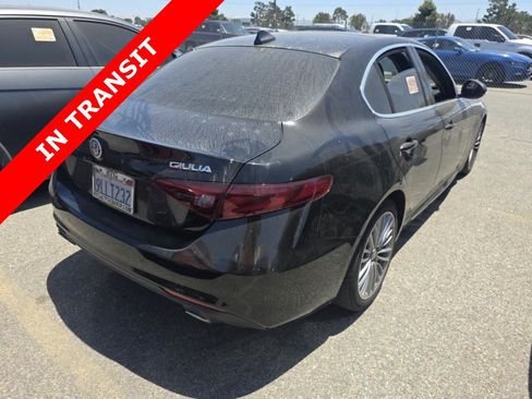 Used 2018 Alfa Romeo Giulia Ti w/ Quick Order Package 22Z Lusso RWD image 5