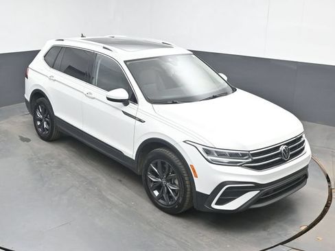 Used 2022 Volkswagen Tiguan SE AWD/4WD image 13