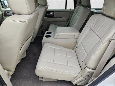 Used 2014 Lincoln Navigator 2WD image 18
